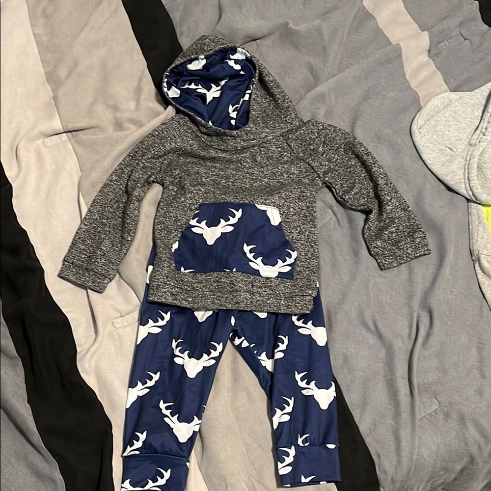 Gray and Blue Deer Print Hoodie and Pants Set